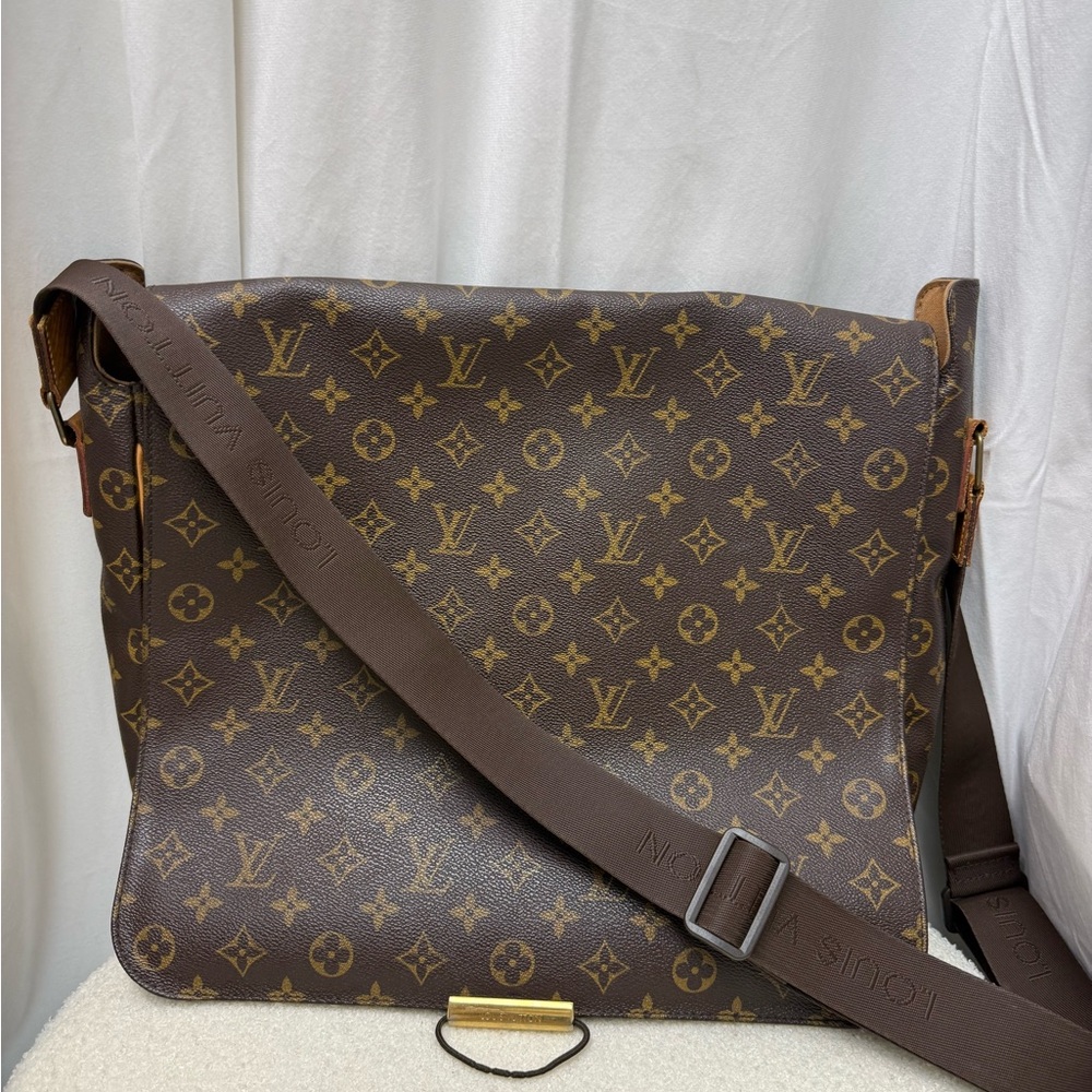 LOUIS VUITTON Monogram Valmy MM Messenger Bag